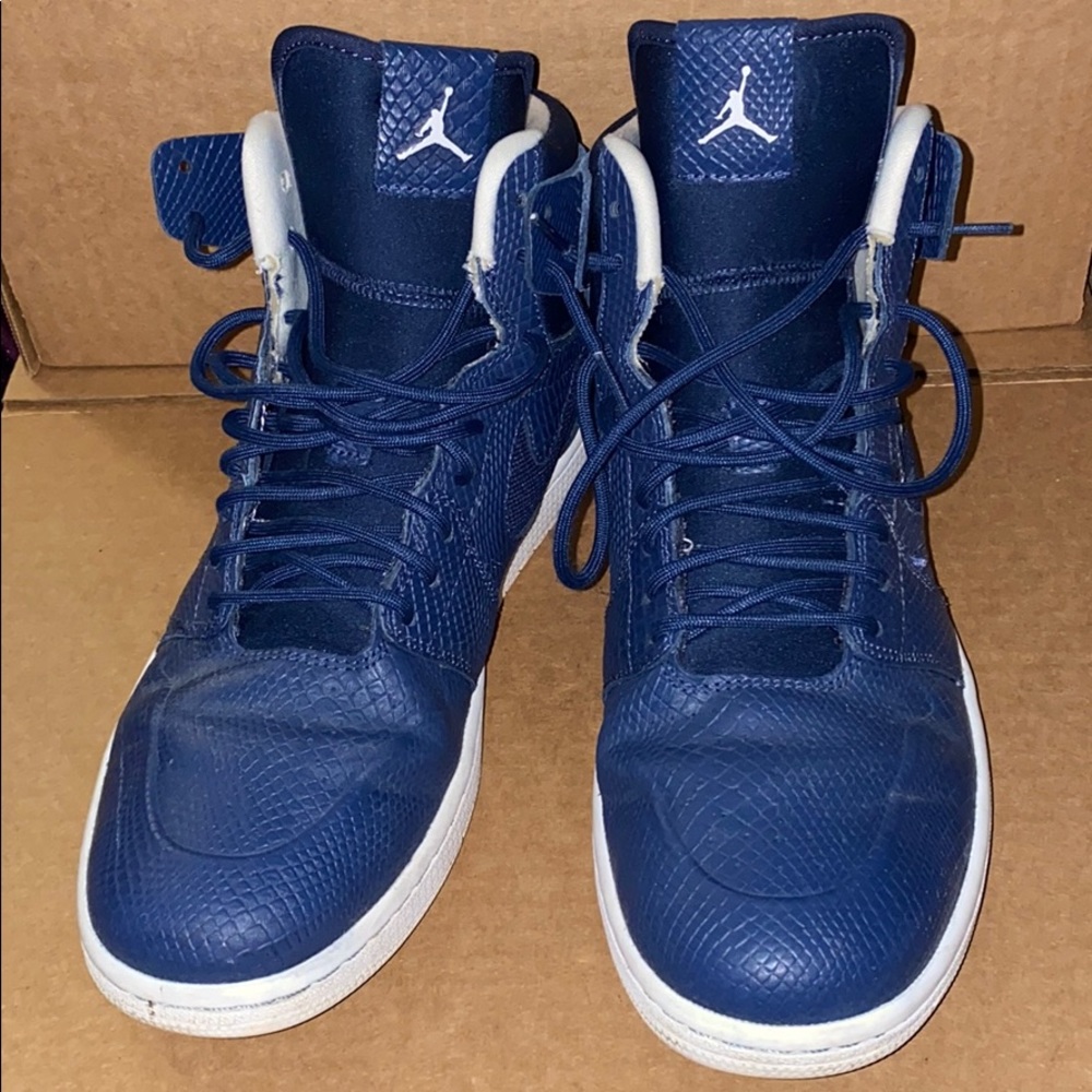 Nike Air Jordan Retro 1